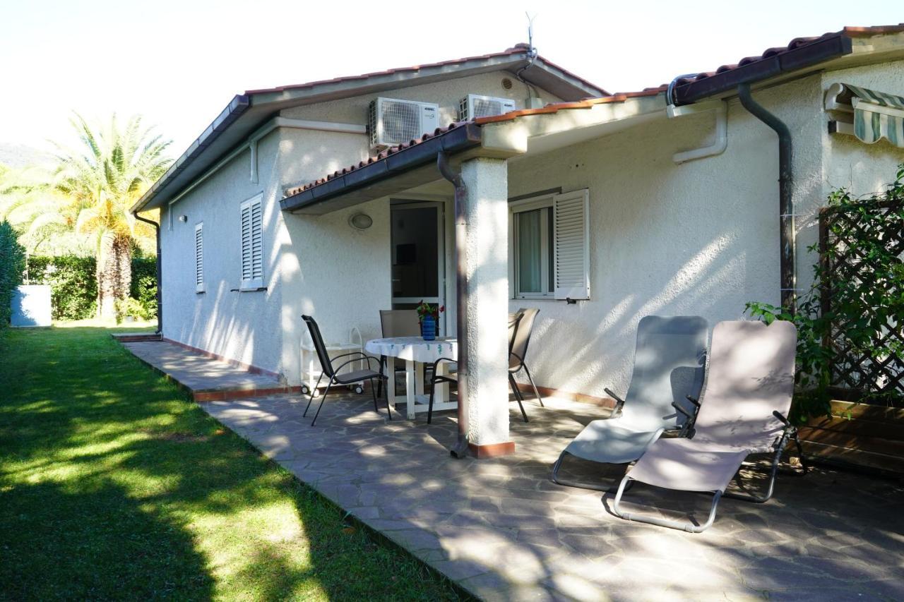 Casaisoladelba Apartment Lacona Bagian luar foto