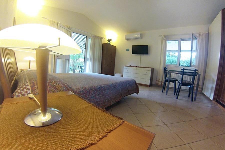 Casaisoladelba Apartment Lacona Bagian luar foto